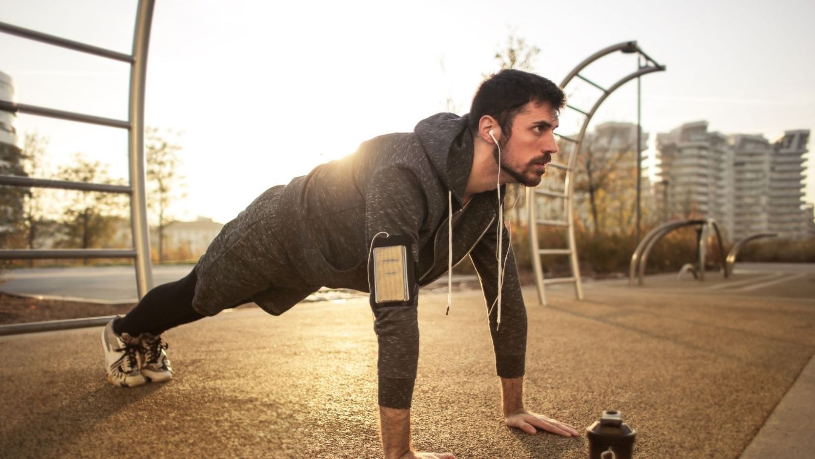 30 pompes par jour 1 mois de défi relevez le challenge pour un corps